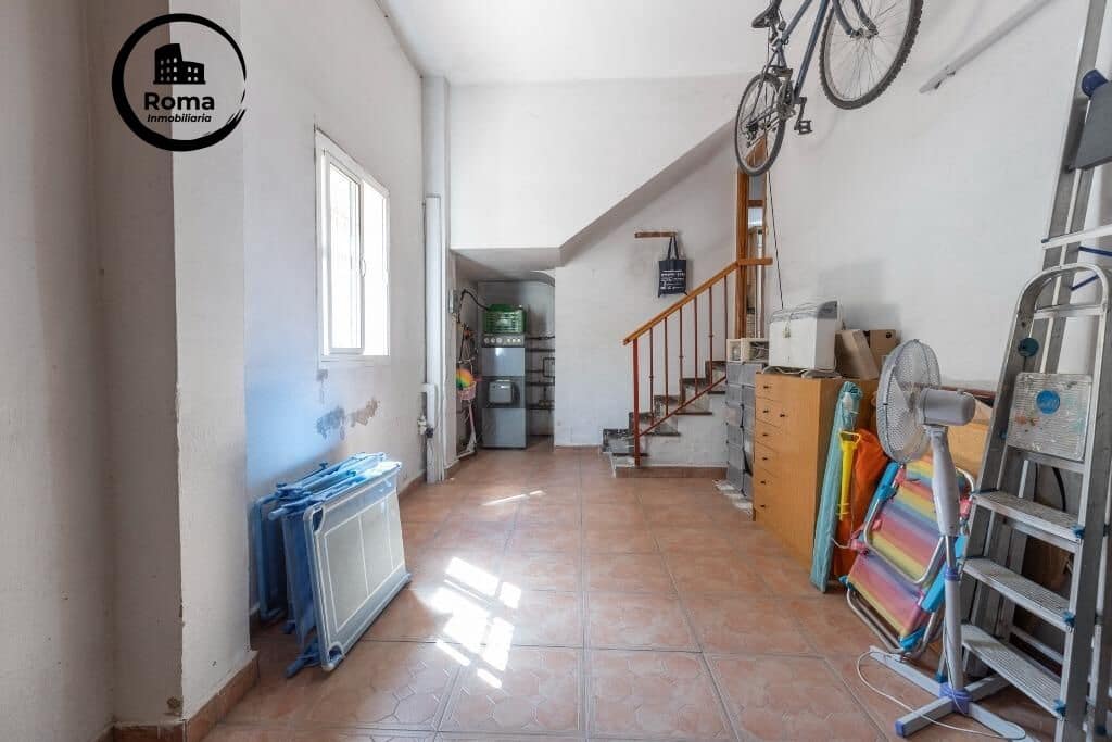 6 soveværelse Semi-Rækkehus til salg i Huetor Vega med swimmingpool garage - € 320.000 (Ref: 9427387)