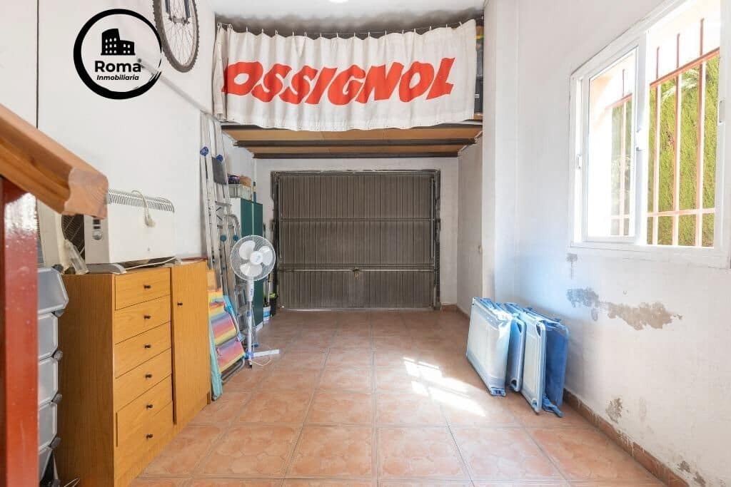 6 soveværelse Semi-Rækkehus til salg i Huetor Vega med swimmingpool garage - € 320.000 (Ref: 9427387)