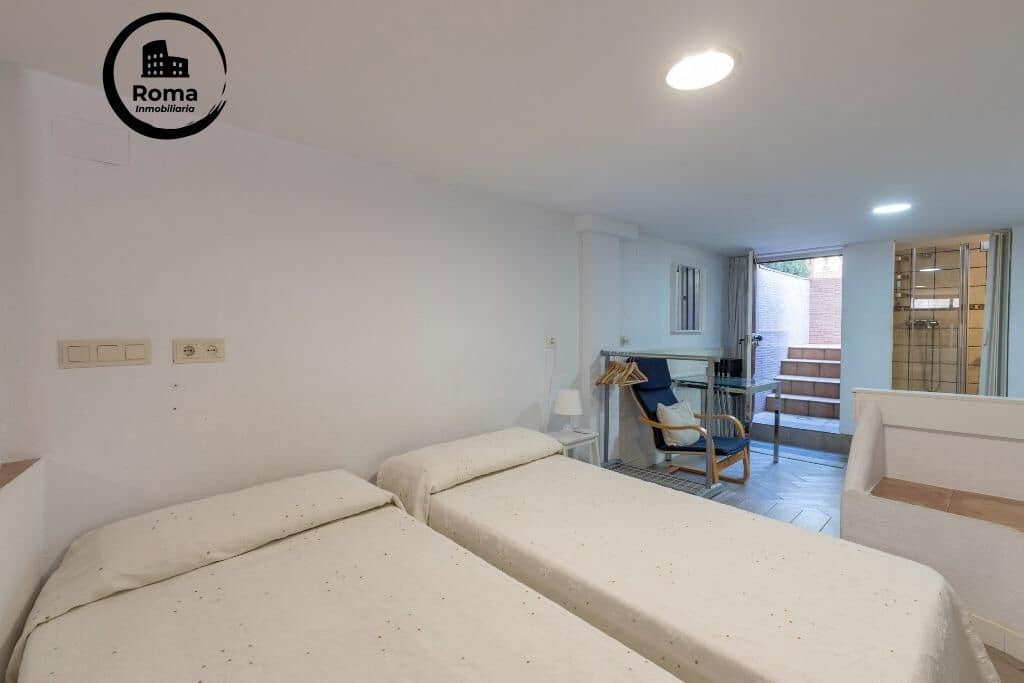 6 soveværelse Semi-Rækkehus til salg i Huetor Vega med swimmingpool garage - € 320.000 (Ref: 9427387)