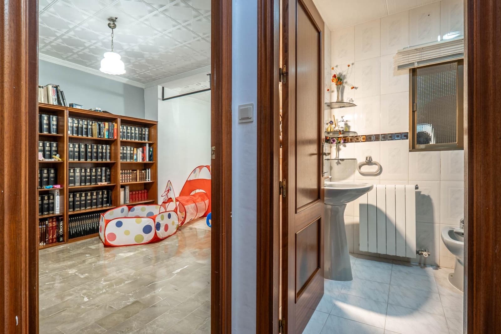 4 soveværelse Semi-Rækkehus til salg i Huetor Vega med swimmingpool - € 315.000 (Ref: 9427388)