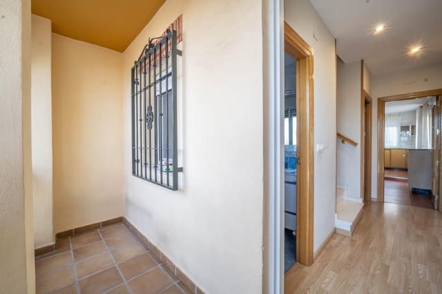 4 soverom Rekkehus til salgs i Cúllar Vega med garasje - € 245 000 (Ref: 9431594)