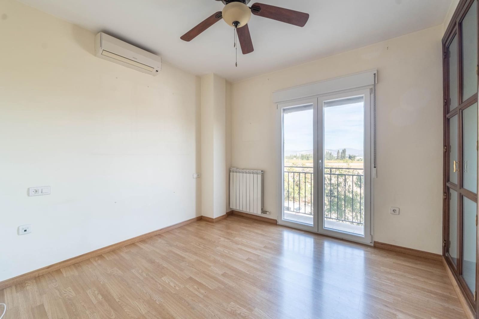 4 soveværelse Rækkehus til salg i Cullar Vega med garage - € 245.000 (Ref: 9431594)