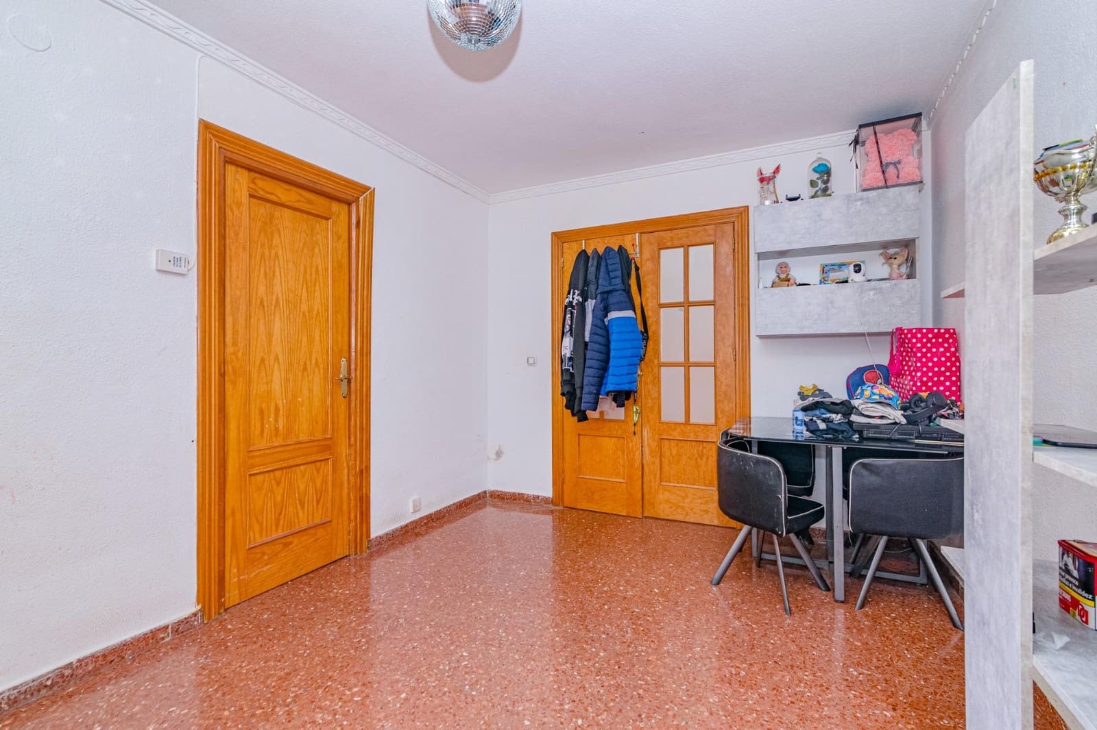 3 sovrum Lägenhet till salu i Granada stad med garage - 114 900 € (Ref: 9435129)