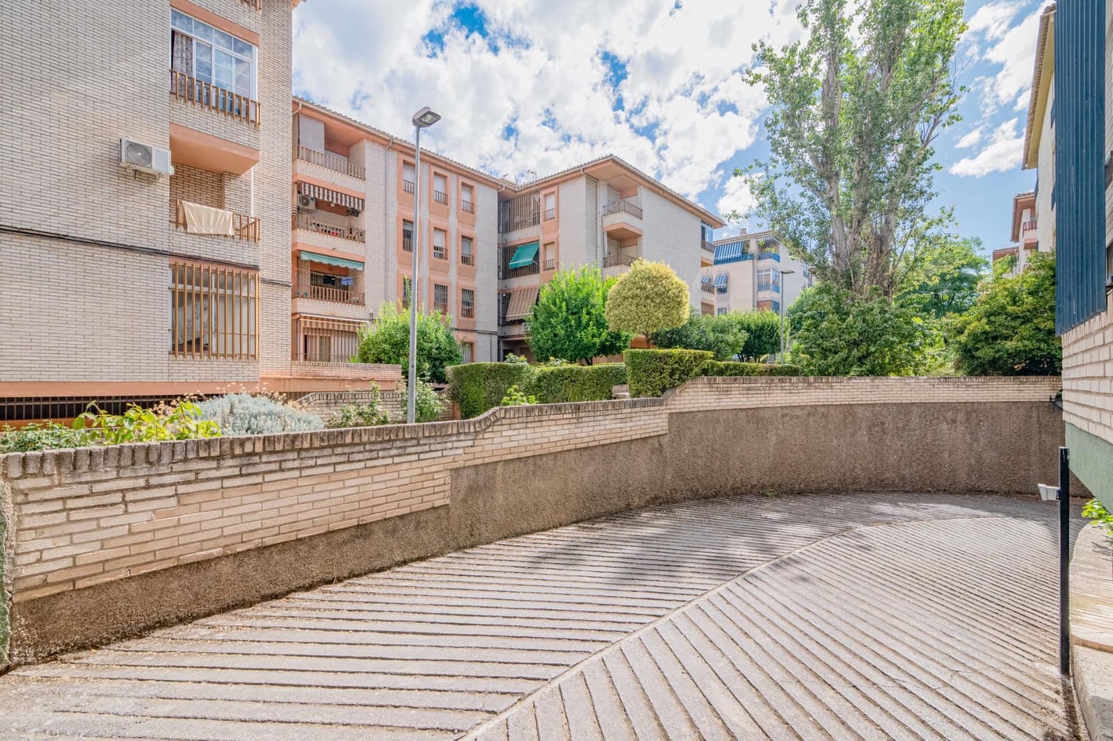 3 sovrum Lägenhet till salu i Granada stad med garage - 114 900 € (Ref: 9435129)