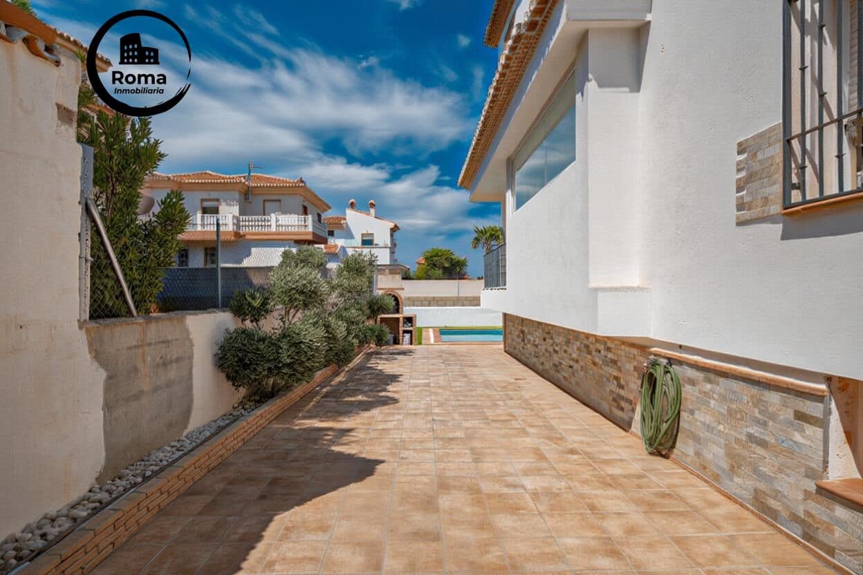 6 bedroom Villa for sale in Otura with pool garage - € 445,000 (Ref: 9435134)