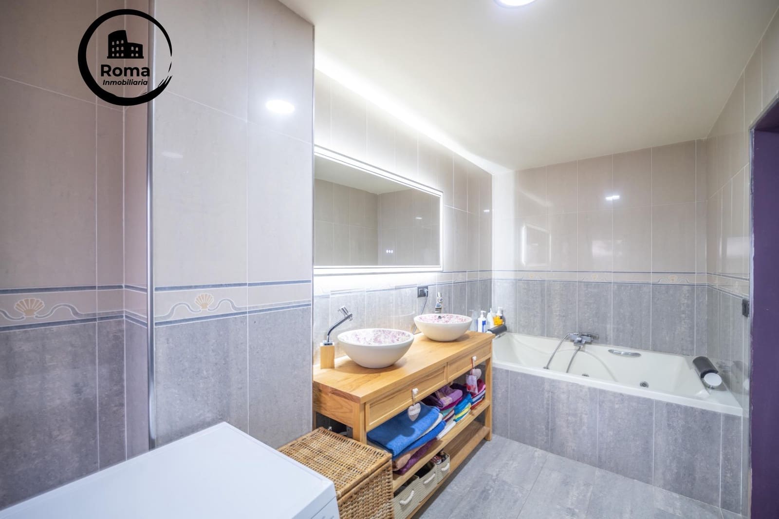 6 bedroom Villa for sale in Otura with pool garage - € 445,000 (Ref: 9435134)