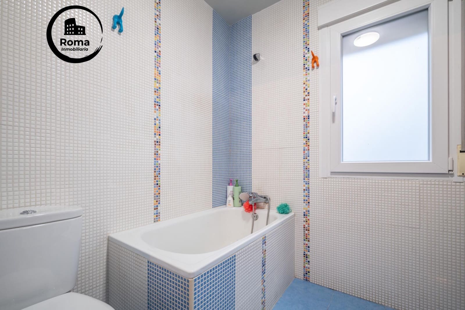 6 bedroom Villa for sale in Otura with pool garage - € 445,000 (Ref: 9435134)