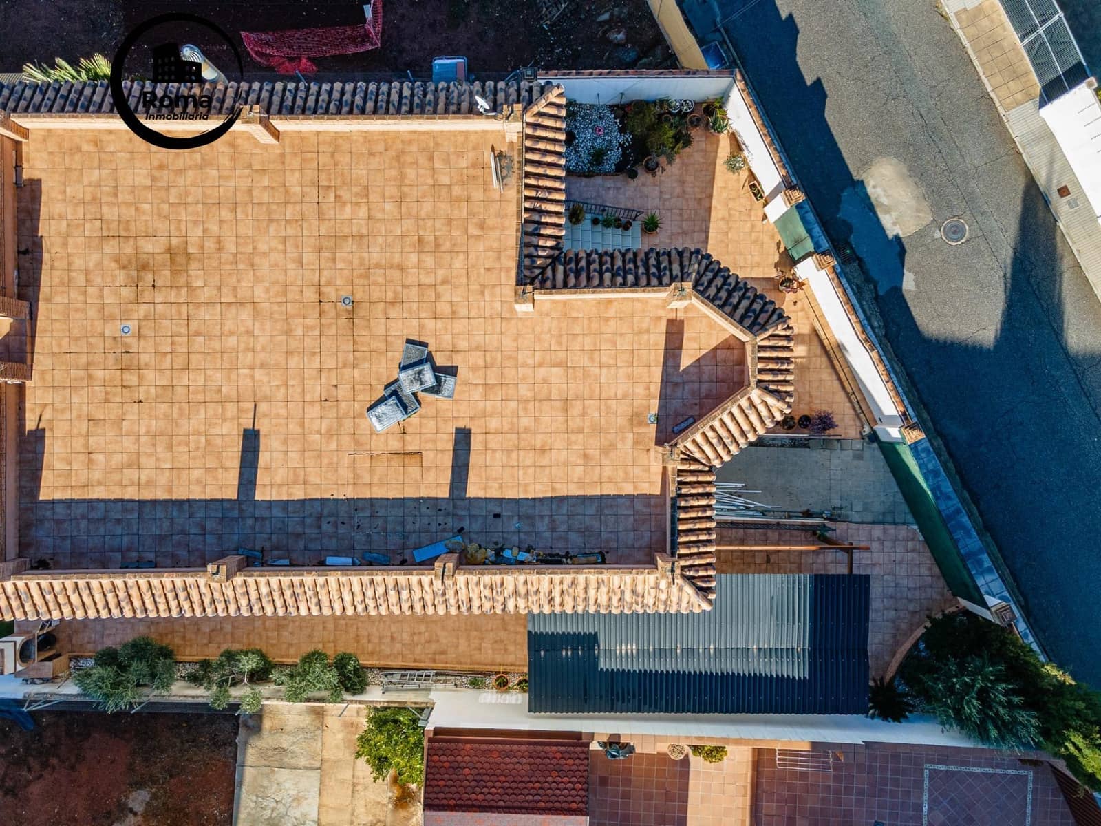 6 bedroom Villa for sale in Otura with pool garage - € 445,000 (Ref: 9435134)