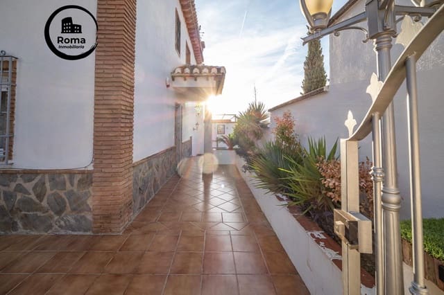 5 quarto Moradia para venda em Centro, Granada cidade com garagem - 470 000 € (Ref: 9435135)