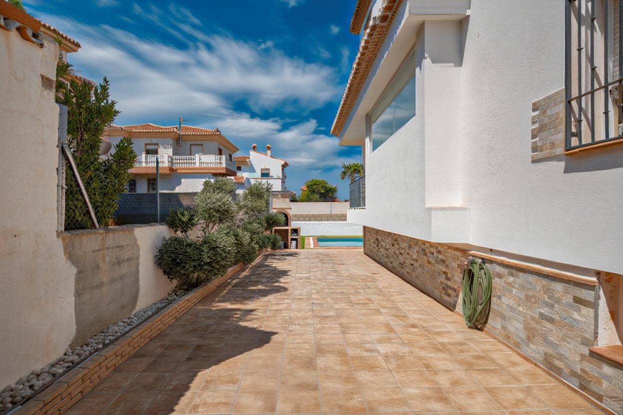 6 bedroom Villa for sale in Otura with pool garage - € 445,000 (Ref: 9435138)