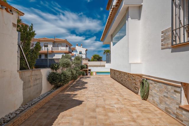 6 soveværelse Villa til salg i Otura med swimmingpool garage - € 445.000 (Ref: 9435138)