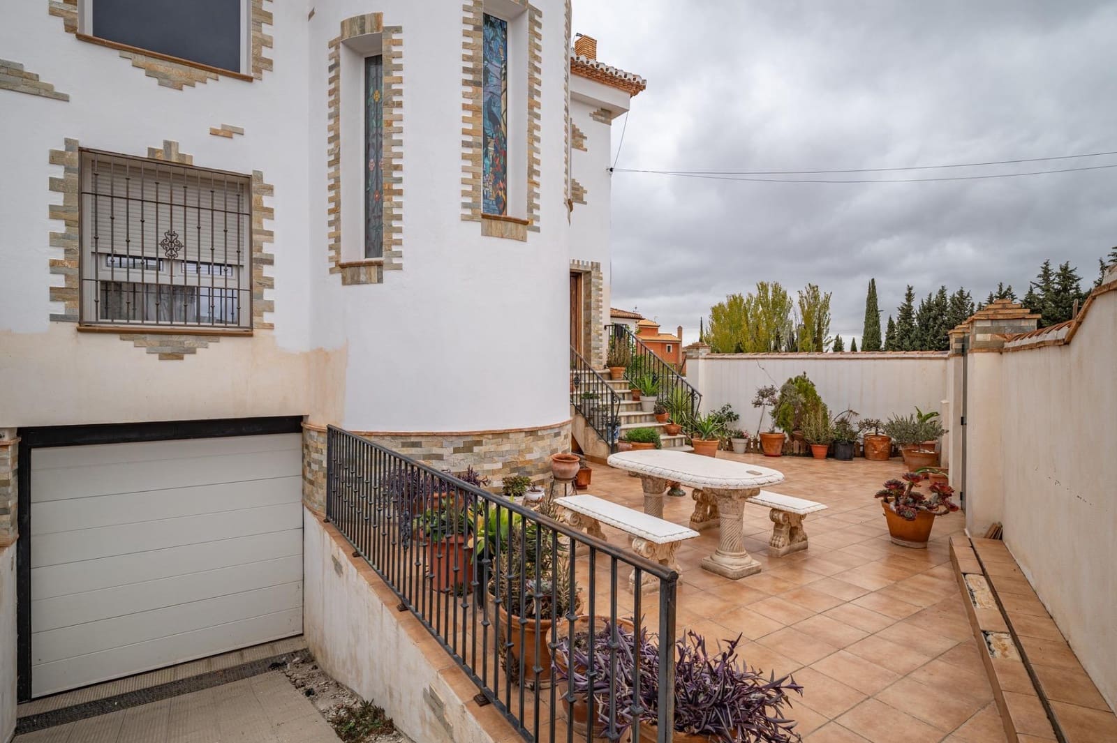 6 bedroom Villa for sale in Otura with pool garage - € 445,000 (Ref: 9435138)