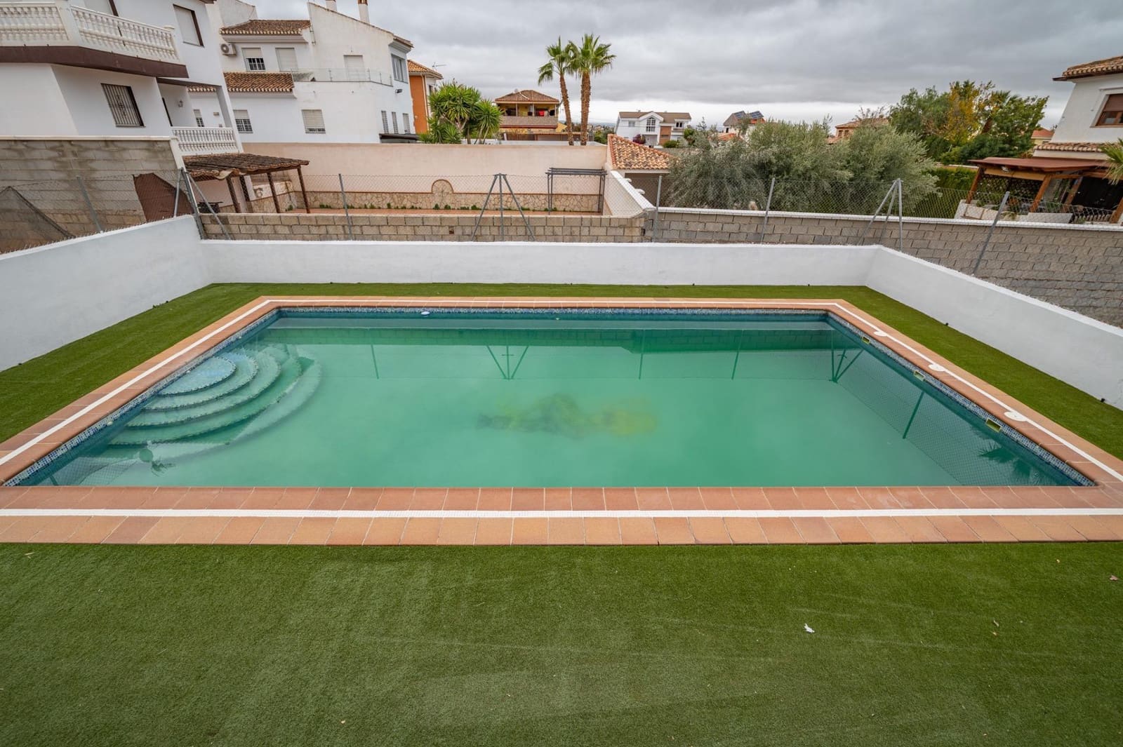 6 bedroom Villa for sale in Otura with pool garage - € 445,000 (Ref: 9435138)