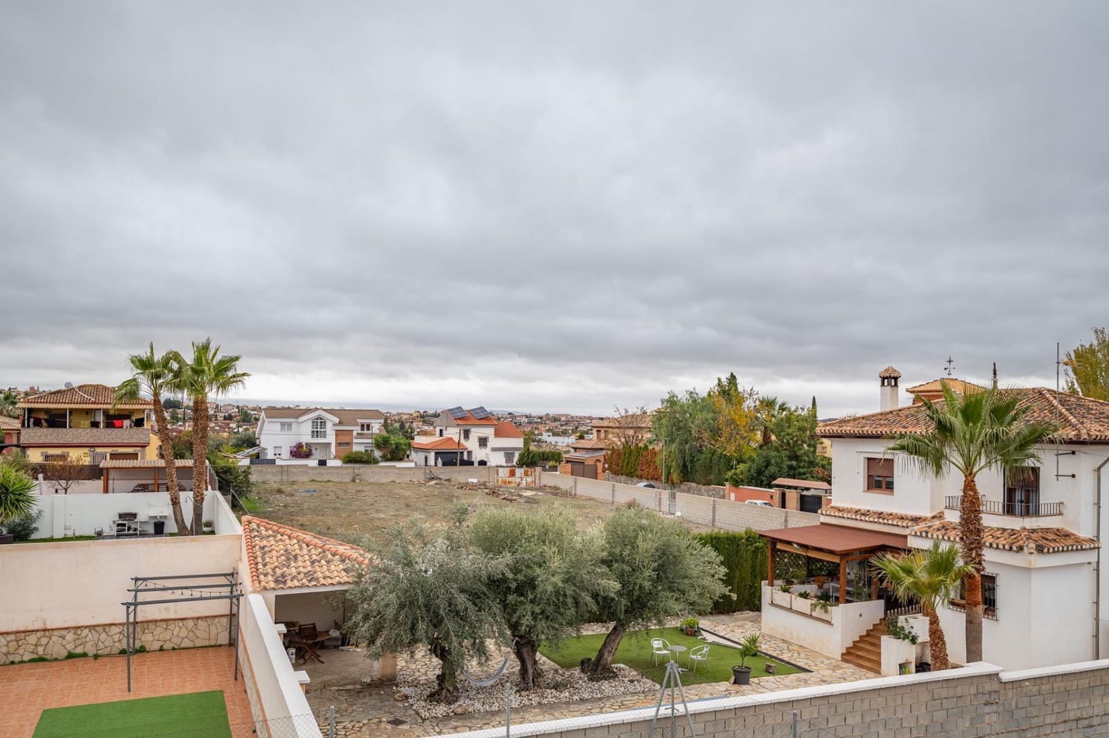 6 bedroom Villa for sale in Otura with pool garage - € 445,000 (Ref: 9435138)