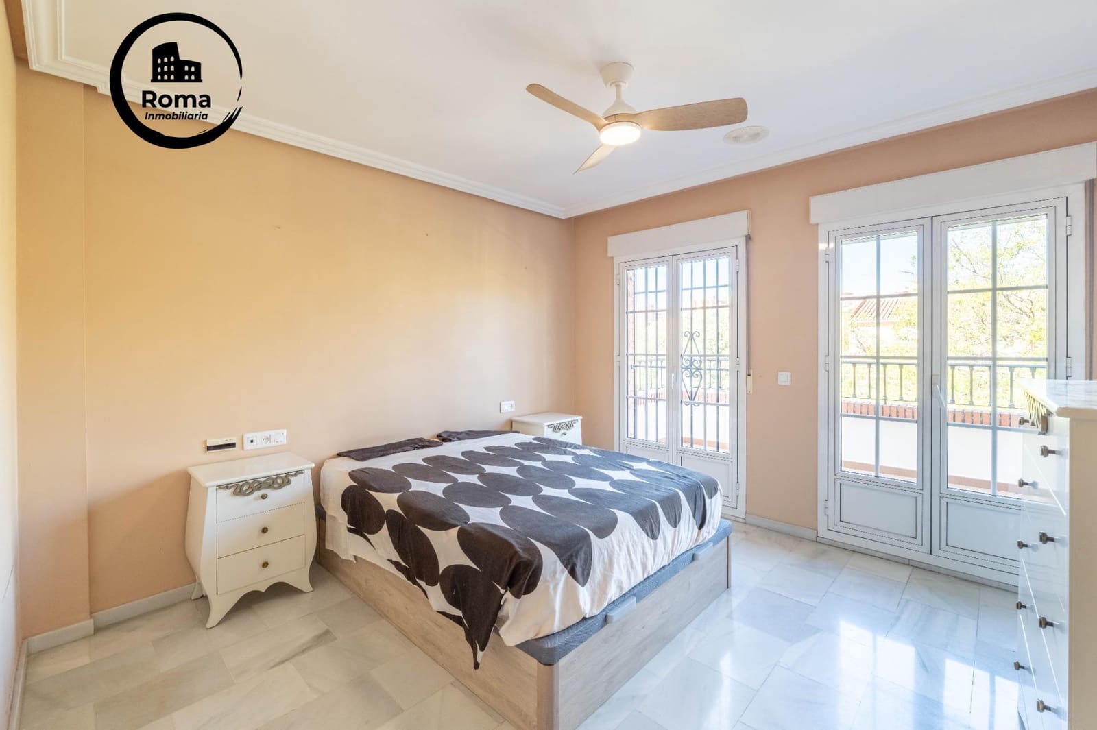 4 sypialnia Apartament na sprzedaż w Miasto Grenada - 489 000 € (Ref: 9440682)