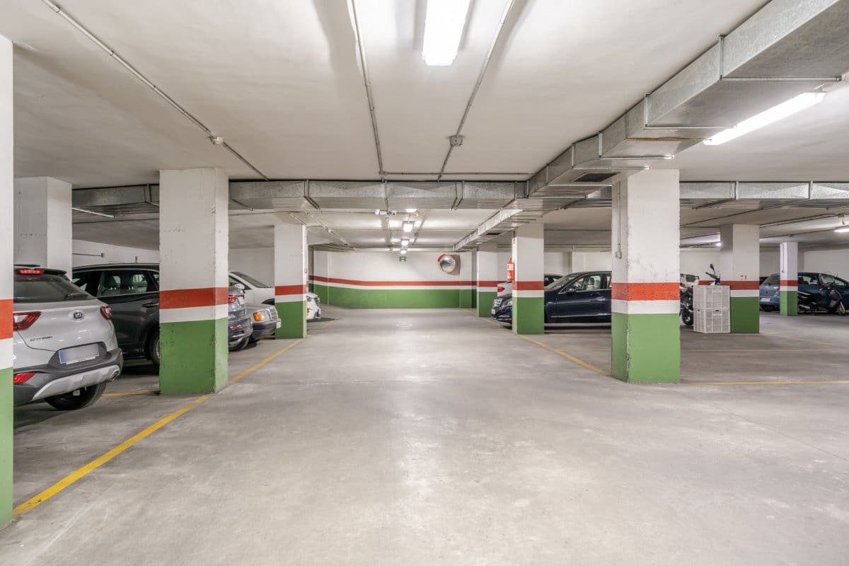 Garage til salg i Granada by - € 46.000 (Ref: 9440684)