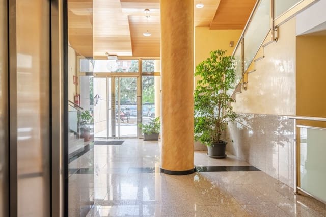 Garasje til salgs i Granada by - € 46 000 (Ref: 9440684)