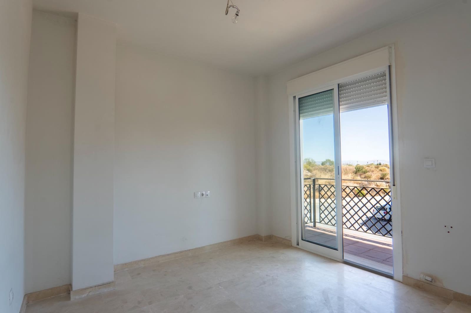 4 bedroom Villa for sale in Dilar with pool garage - € 280,000 (Ref: 9440691)