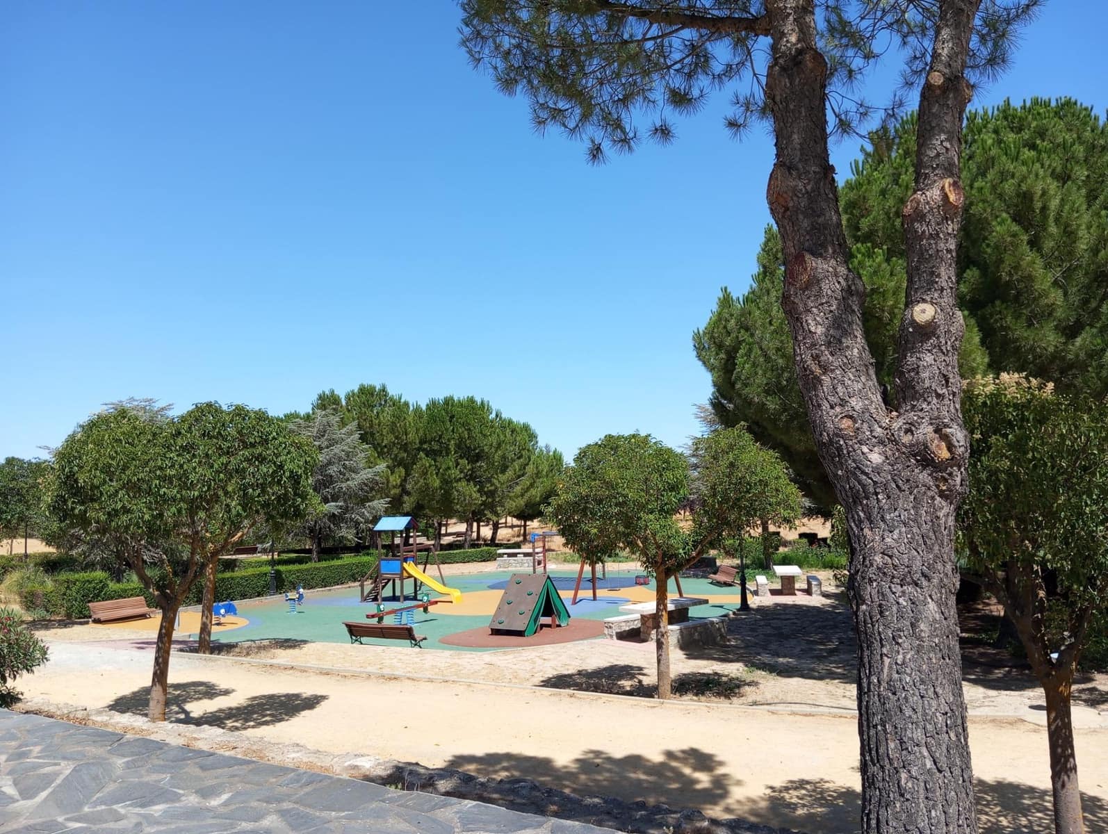 4 bedroom Villa for sale in Dilar with pool garage - € 280,000 (Ref: 9440691)