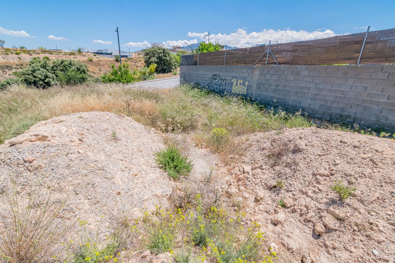 Tontti myytävänä paikassa La Zubia - 83 000 € (Ref: 9440696)