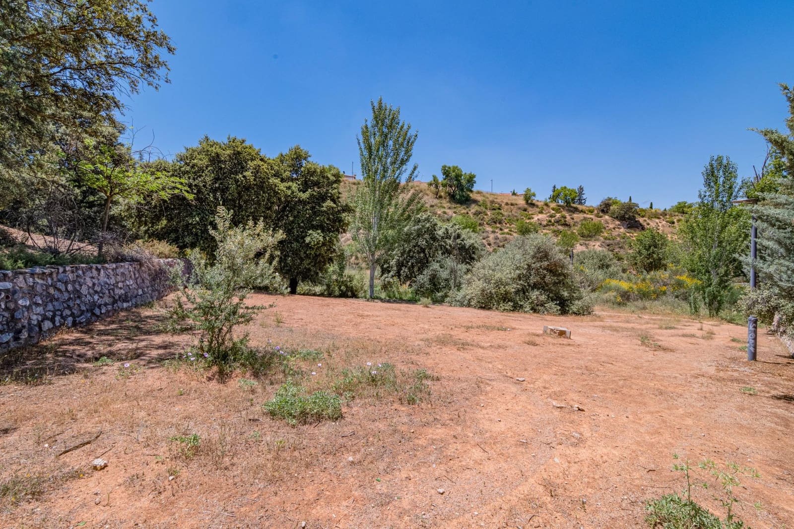 Tontti myytävänä paikassa La Zubia - 83 000 € (Ref: 9440696)