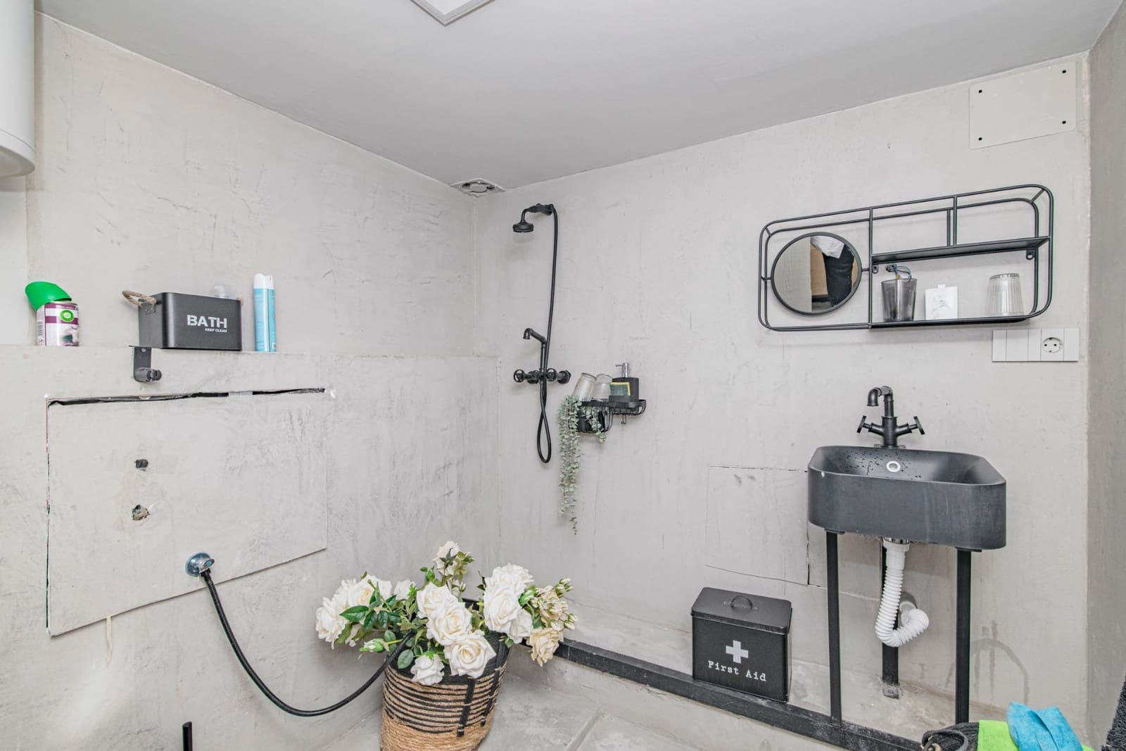 Commercieel te koop in Granada stad - € 272.000 (Ref: 9440705)