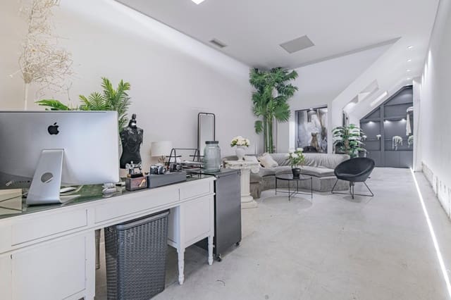 Local Comercial en Granada ciudad en venta - 272.000 € (Ref: 9440705)