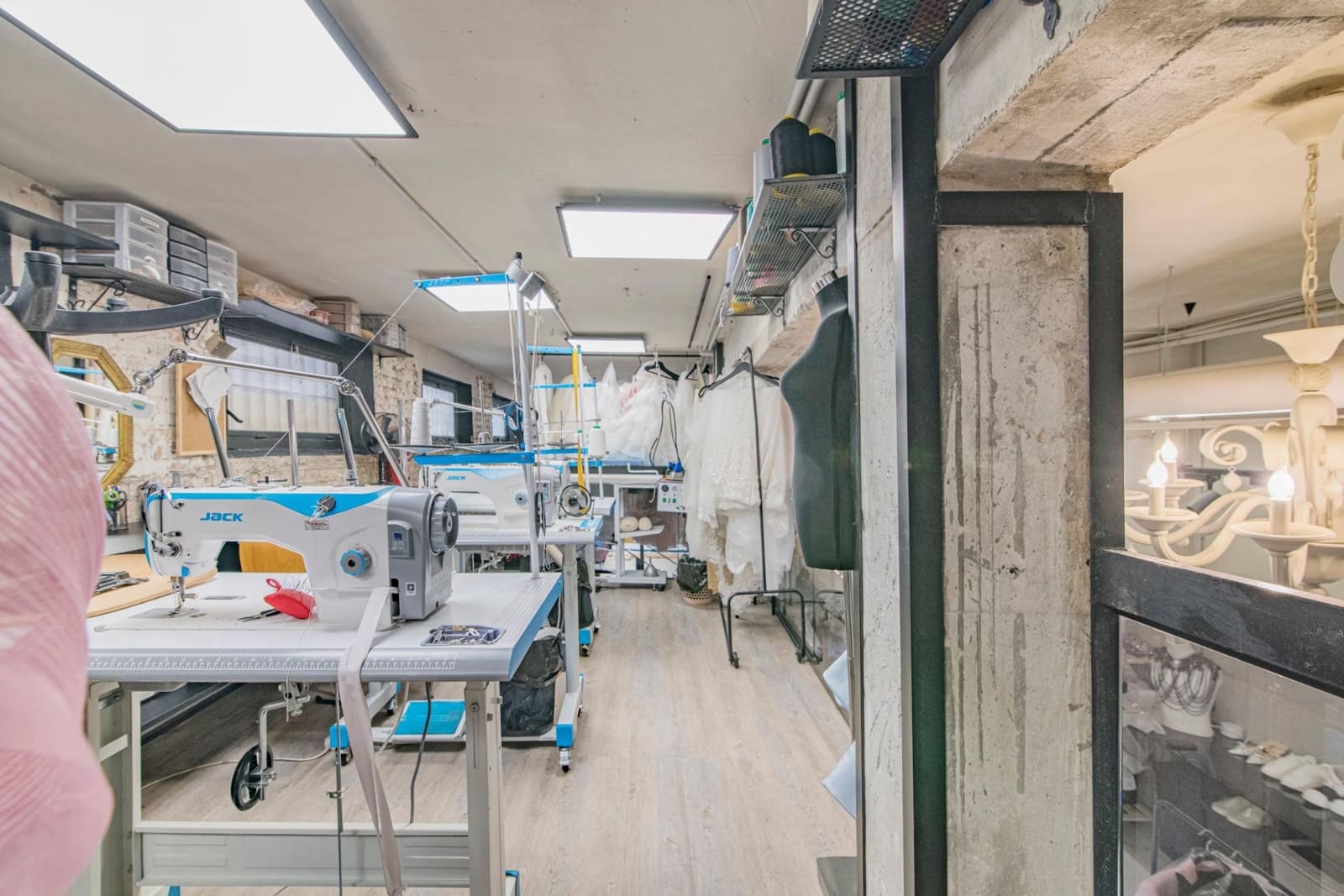 Commercieel te koop in Granada stad - € 272.000 (Ref: 9440705)