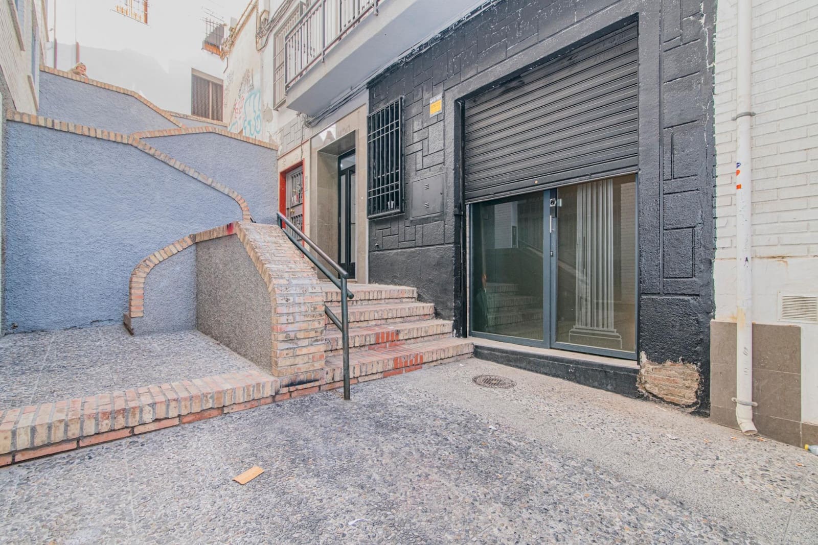 Commercieel te koop in Granada stad - € 272.000 (Ref: 9440705)