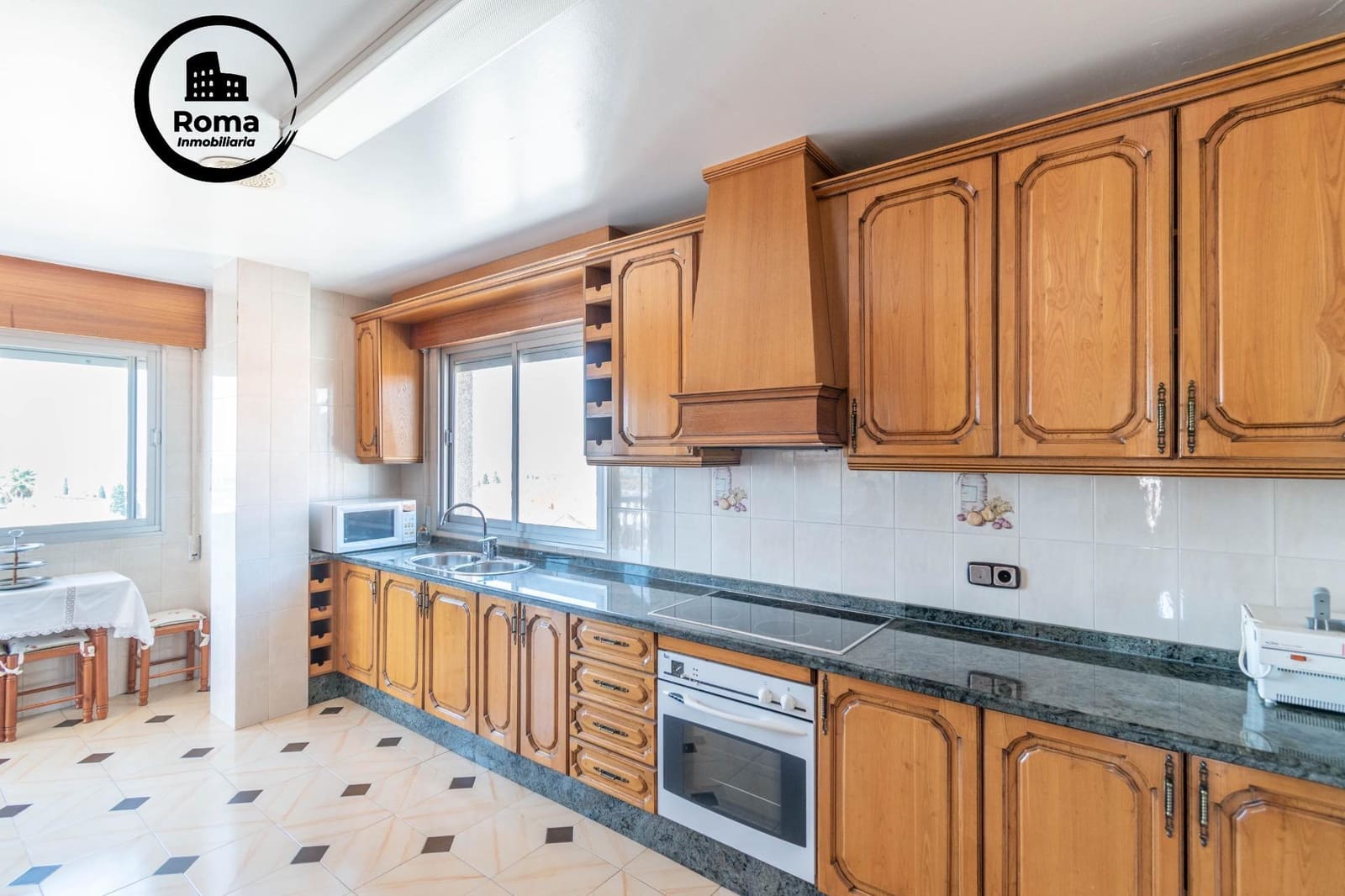 5 camera da letto Villetta Bifamiliare in vendita in Jun con garage - 270.000 € (Rif: 9440710)