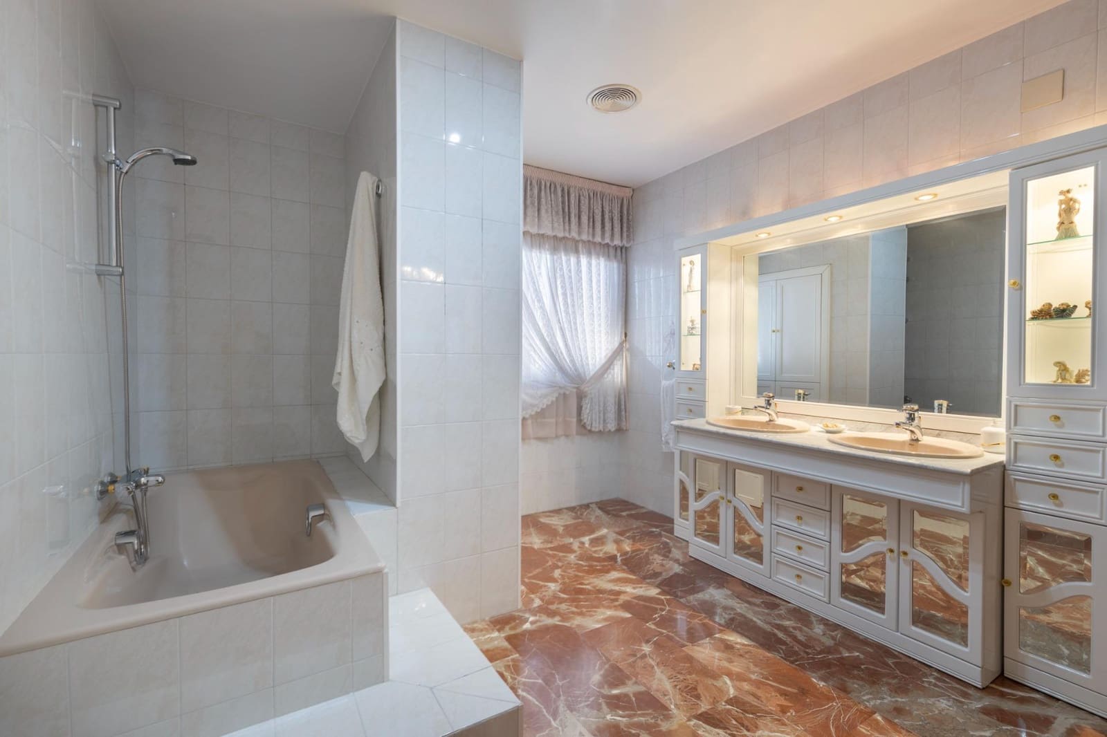 5 camera da letto Villetta Bifamiliare in vendita in Jun - 270.000 € (Rif: 9440711)