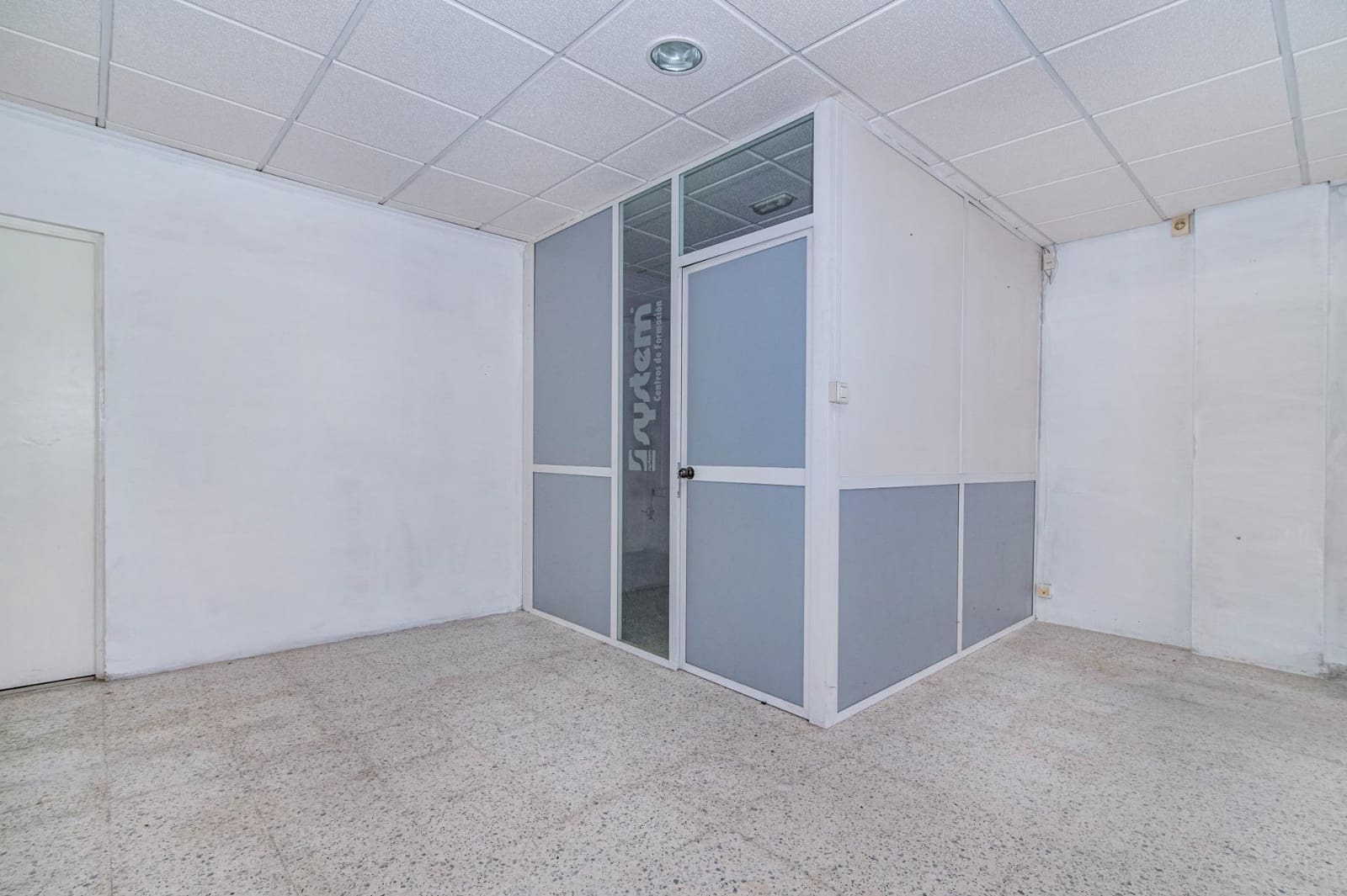 Commercieel te koop in Atarfe - € 78.000 (Ref: 9446483)