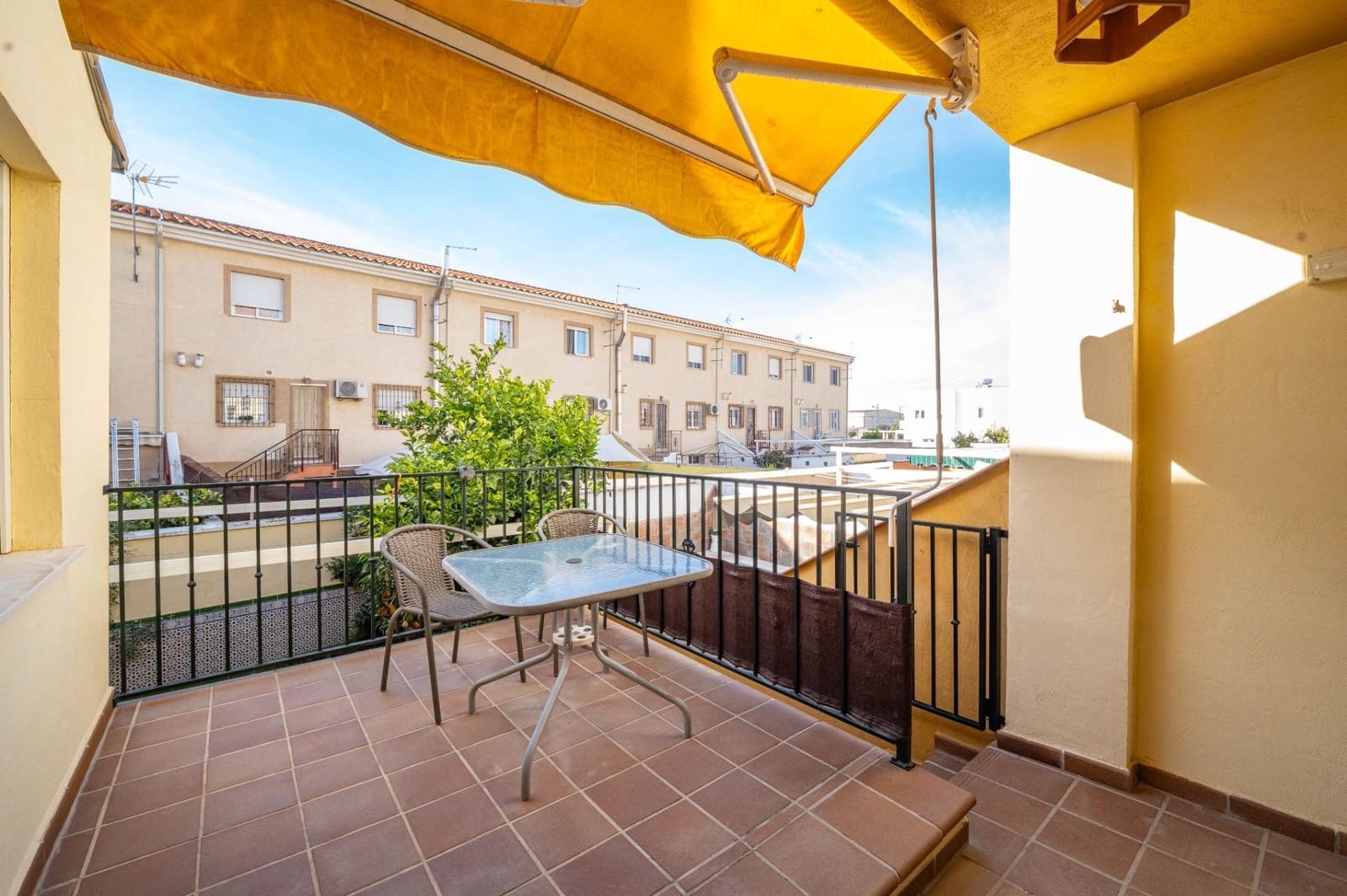 4 soverom Rekkehus til salgs i Cullar Vega med garasje - € 245 000 (Ref: 9446485)