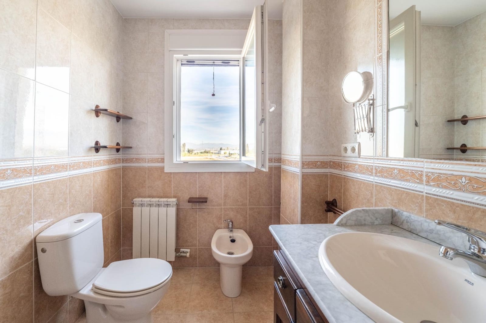 4 soverom Rekkehus til salgs i Cullar Vega med garasje - € 245 000 (Ref: 9446485)