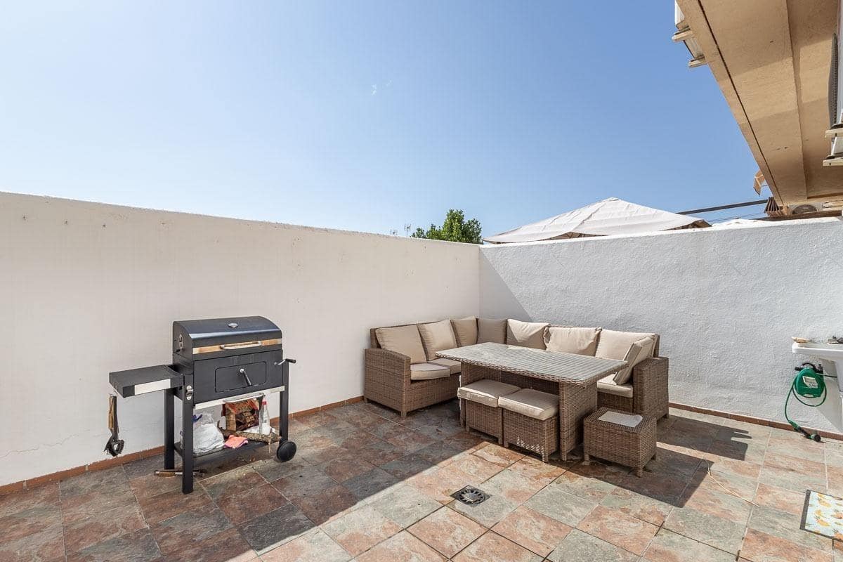 3 sypialnia Dom szeregowy na sprzedaż w Ogijares z garażem - 225 000 € (Ref: 9446488)