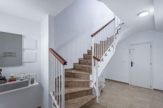 3 camera da letto Villetta a Schiera in vendita in Ogíjares con garage - 225.000 € (Rif: 9446488)