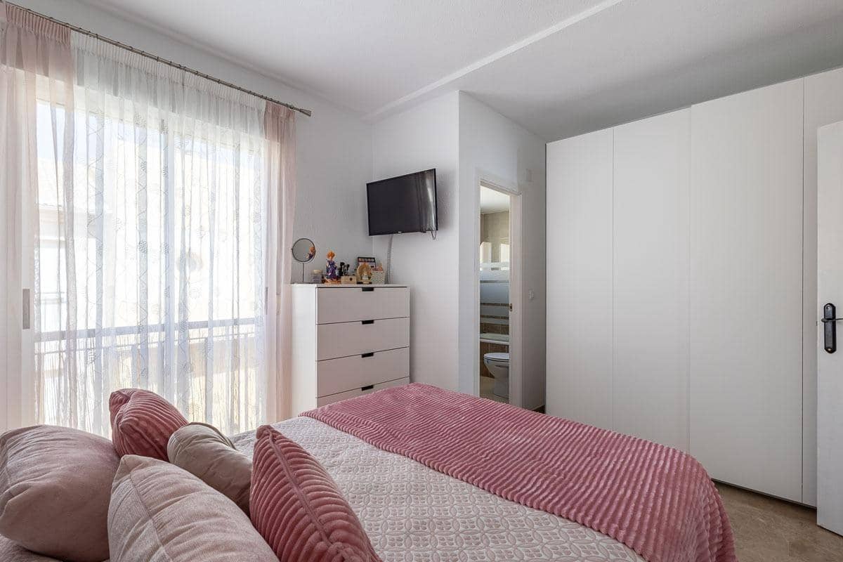 3 sypialnia Dom szeregowy na sprzedaż w Ogijares z garażem - 225 000 € (Ref: 9446488)