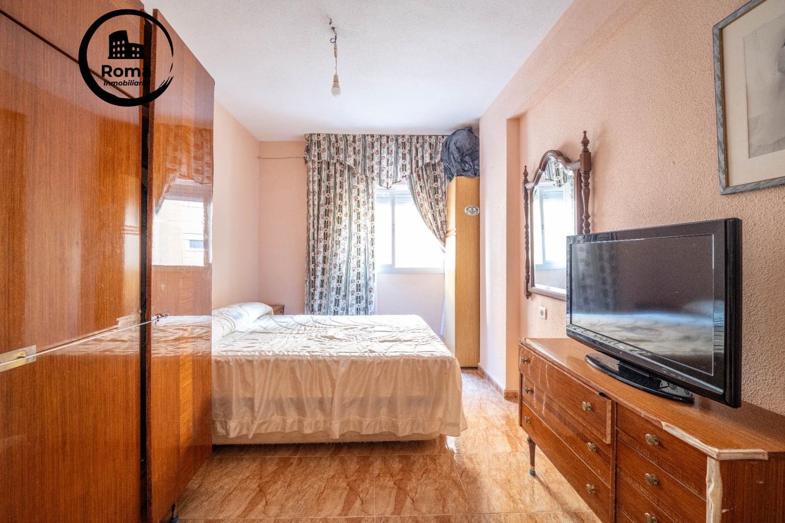 Piso de 3 habitaciones en Granada ciudad en venta - 220.000 € (Ref: 9446489)