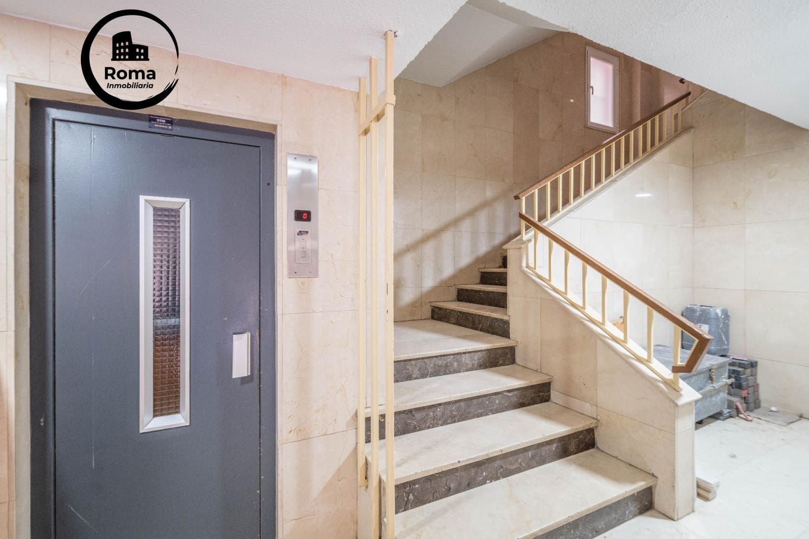 Piso de 3 habitaciones en Granada ciudad en venta - 220.000 € (Ref: 9446489)