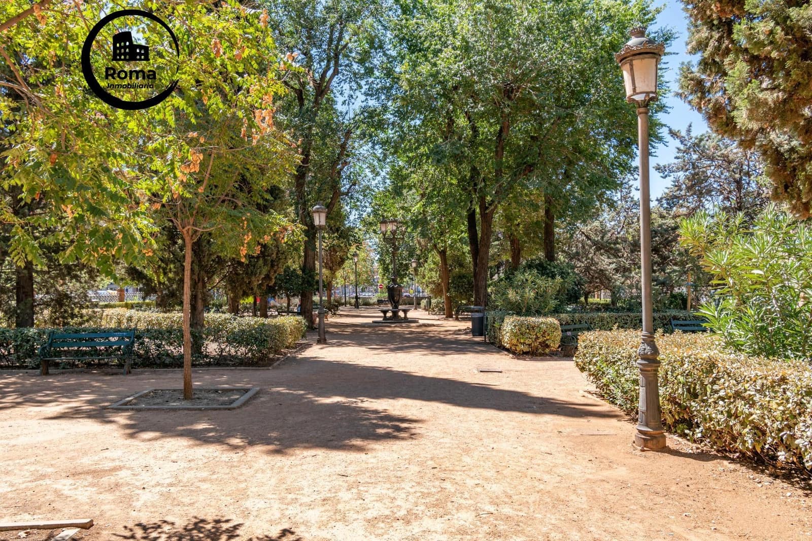 Piso de 3 habitaciones en Granada ciudad en venta - 220.000 € (Ref: 9446489)