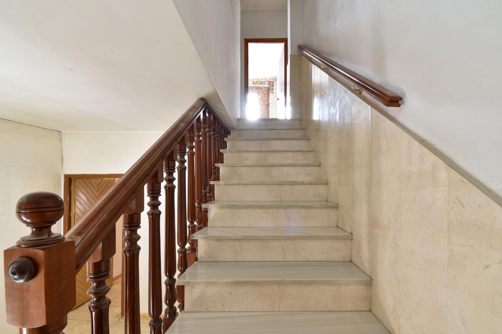 4 bedroom Townhouse for sale in Maracena with garage - € 225,000 (Ref: 9446498)