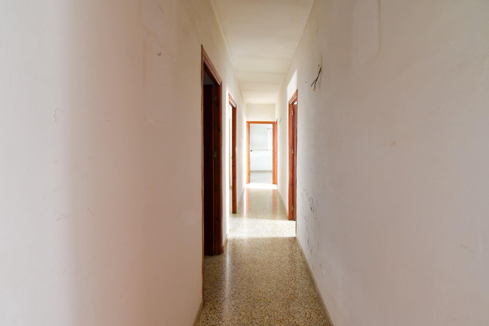 4 bedroom Townhouse for sale in Maracena with garage - € 225,000 (Ref: 9446498)