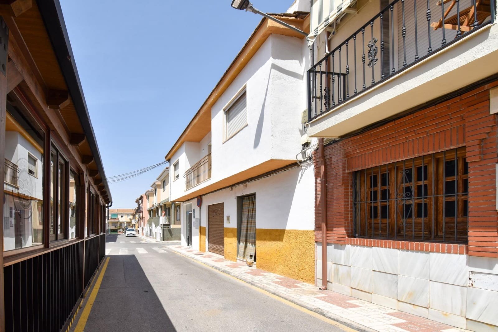 4 bedroom Townhouse for sale in Maracena with garage - € 225,000 (Ref: 9446498)