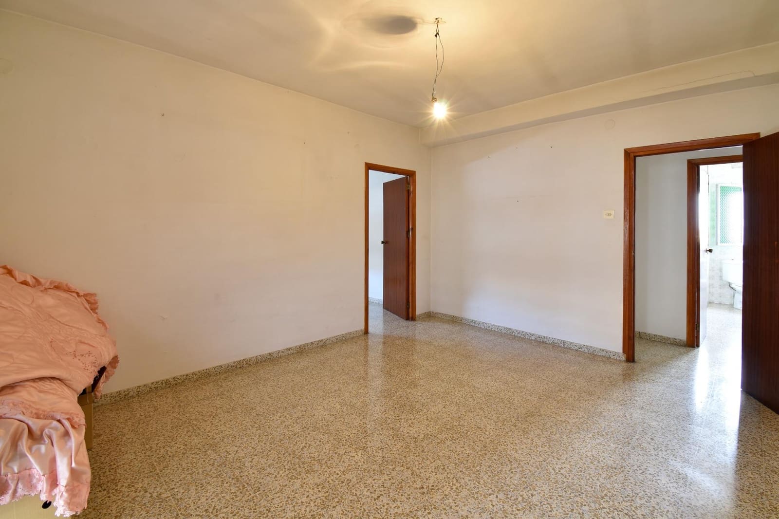 4 bedroom Townhouse for sale in Maracena with garage - € 225,000 (Ref: 9446498)