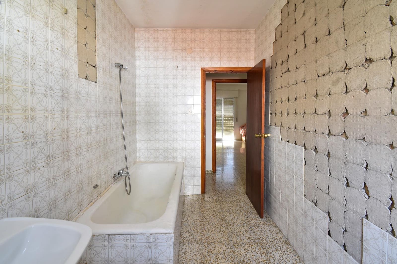 4 bedroom Townhouse for sale in Maracena with garage - € 225,000 (Ref: 9446498)