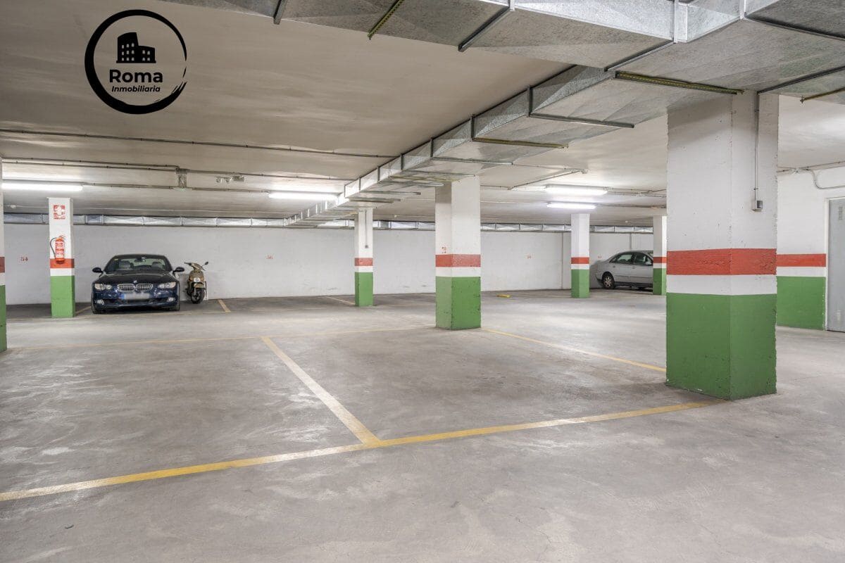 Garage til salg i Granada by - € 46.000 (Ref: 9449438)