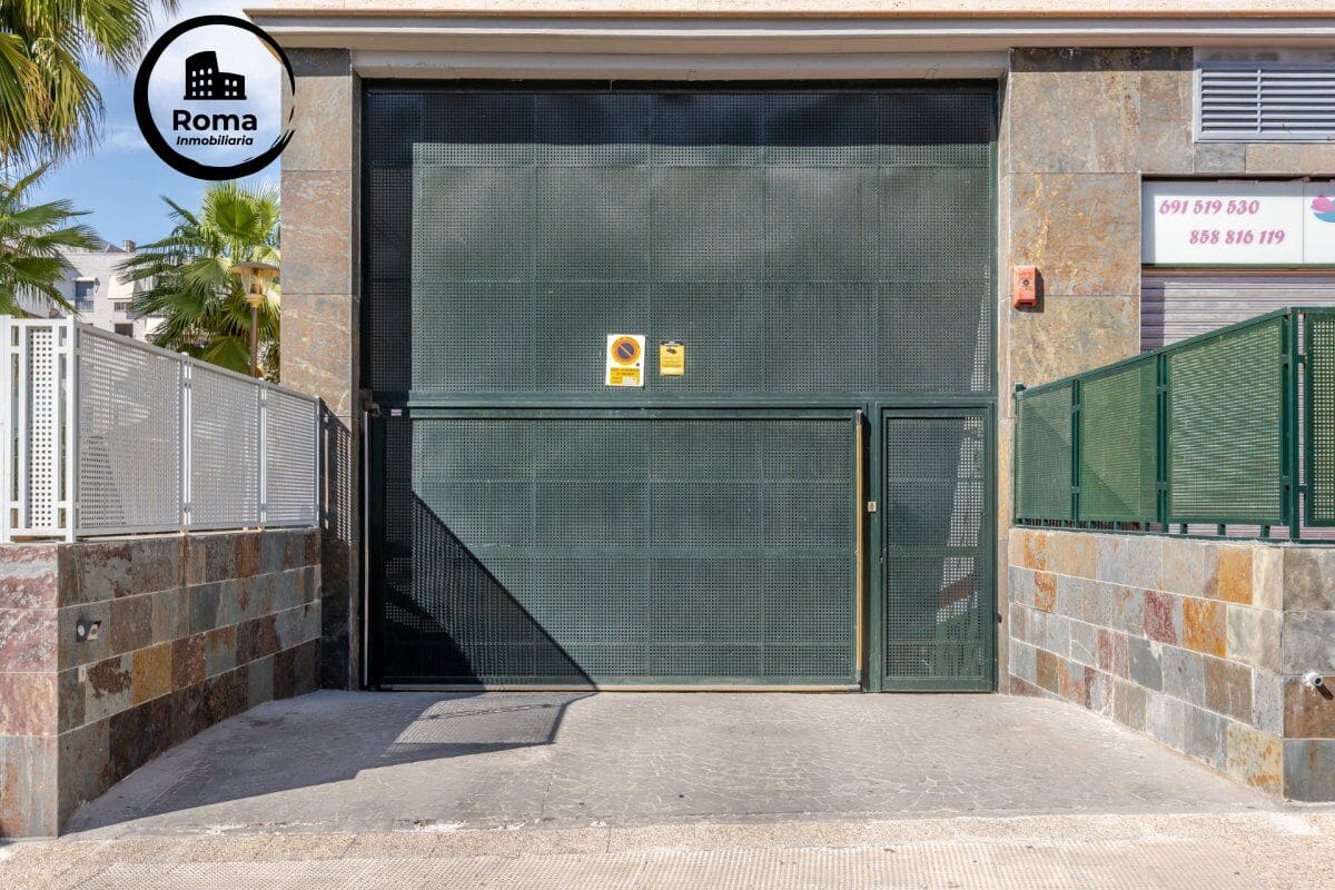 Garage til salg i Granada by - € 46.000 (Ref: 9449438)