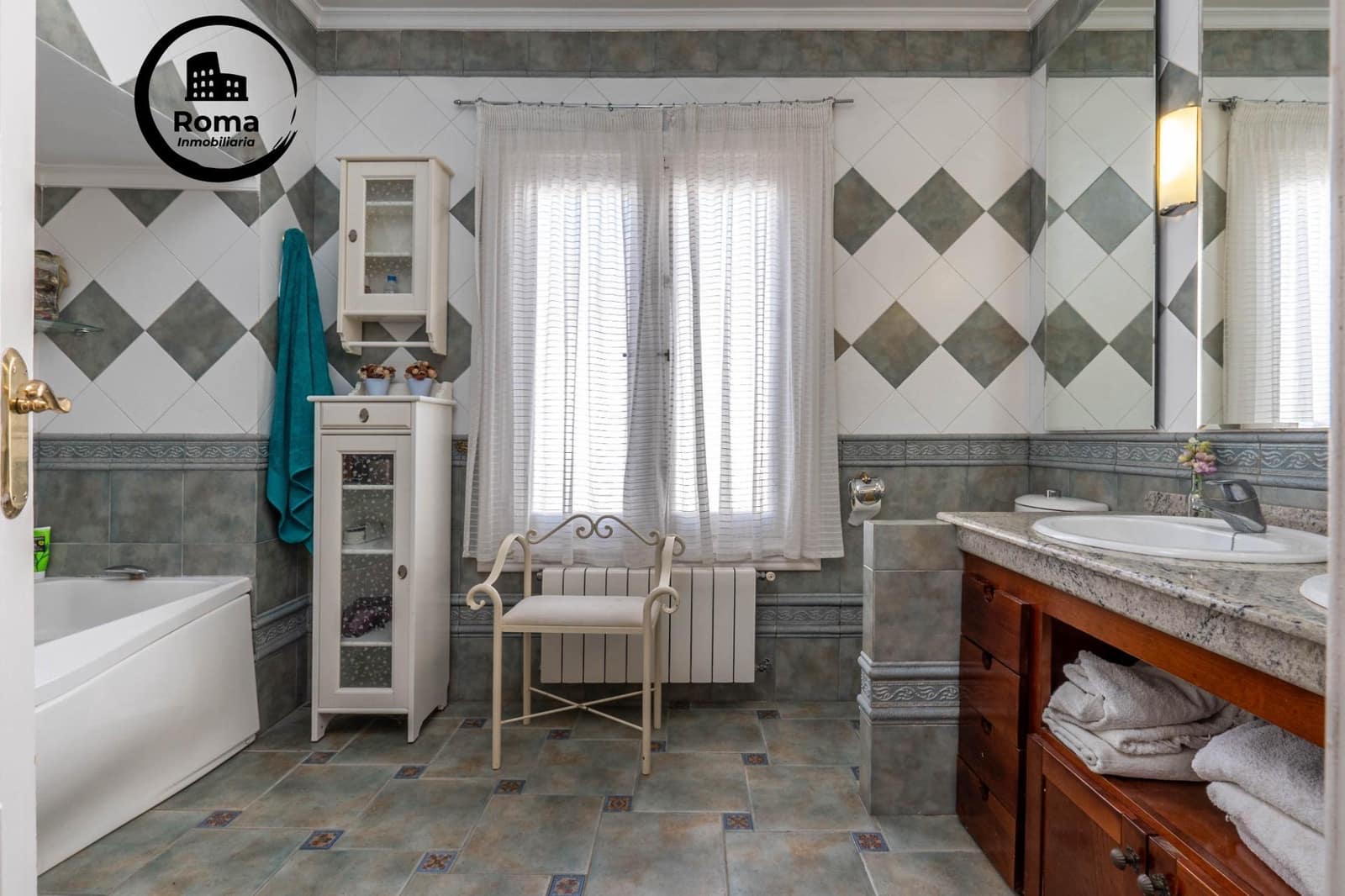 5 soveværelse Villa til salg i Ogijares med swimmingpool - € 725.000 (Ref: 9449442)