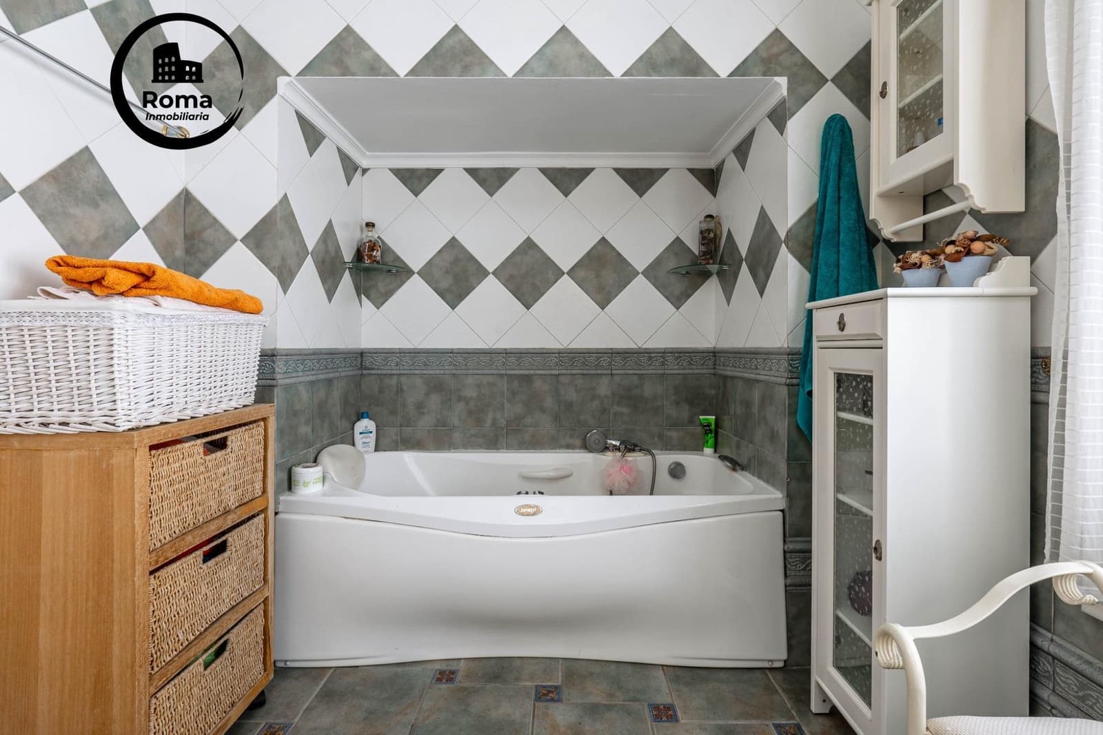 5 soveværelse Villa til salg i Ogijares med swimmingpool - € 725.000 (Ref: 9449442)