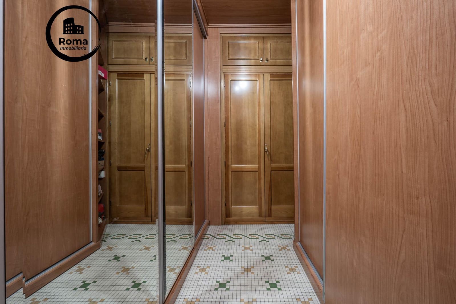 5 soveværelse Villa til salg i Ogijares med swimmingpool - € 725.000 (Ref: 9449442)